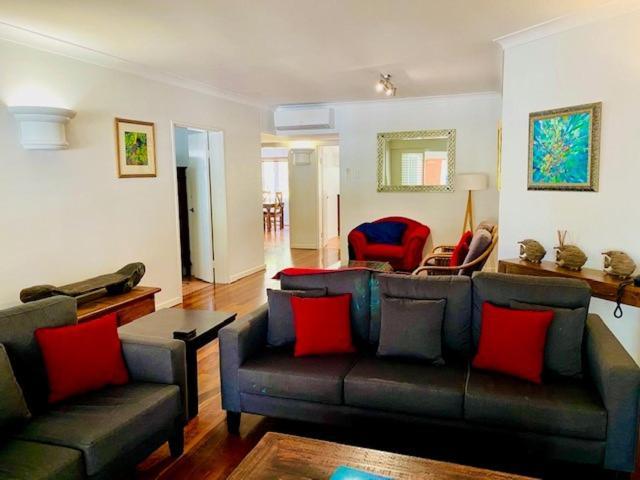 Beachview Apartments At Villa Paradiso Palm Cove Exterior foto